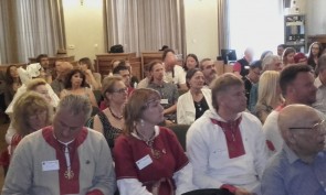 I congressisti Ecer nella sala all’Accademia delle Scienze di Praga (1)