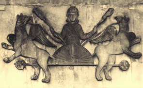 Basilica di S. Marco facciata nord, Volo di Alessandro Magno, XII secolo