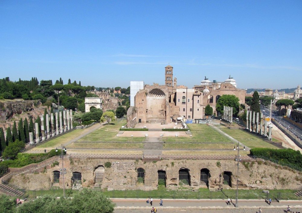 Temple_of_Venus_and_Roma_(14819291950)
