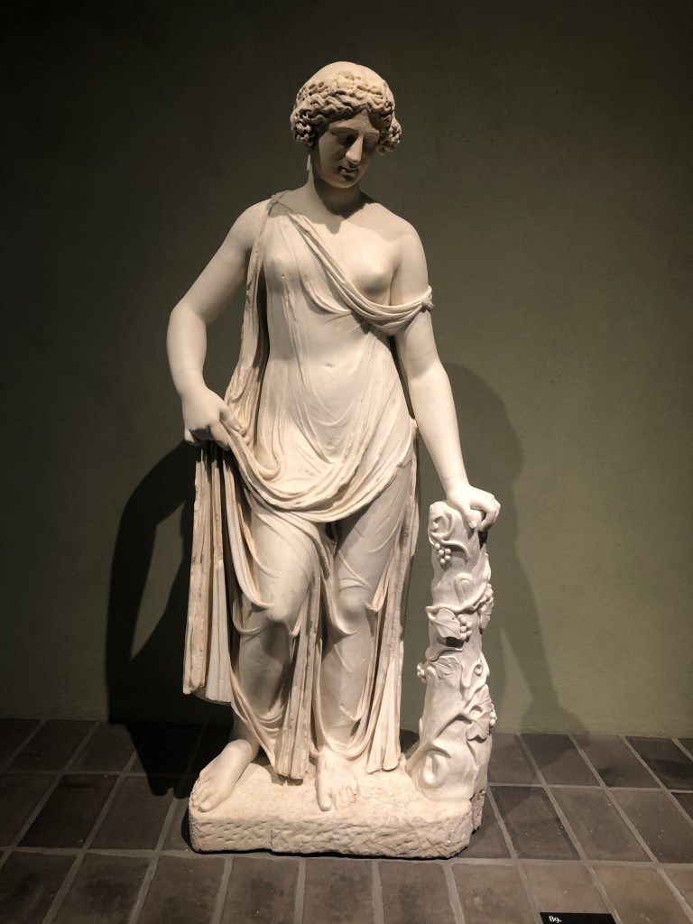 Statua di Ninfa detta Baccante Carpi