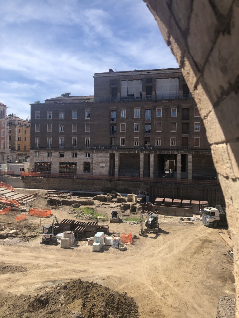 Il cantiere all'ingresso